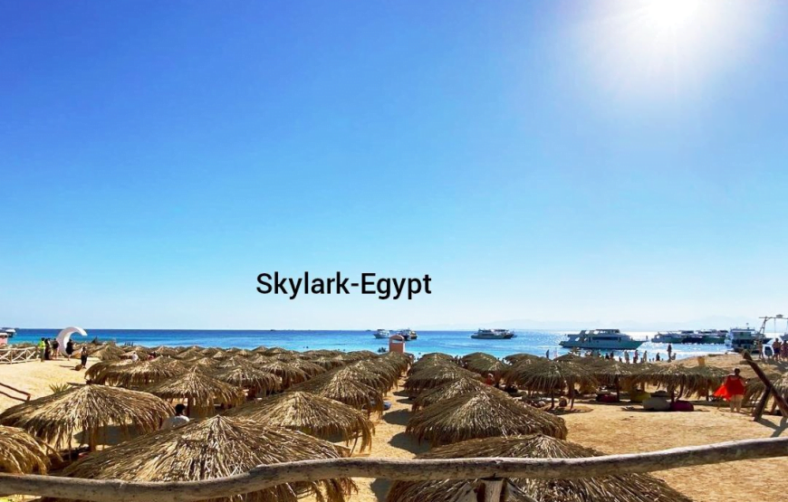 Paradise boat tour from Hurghada
